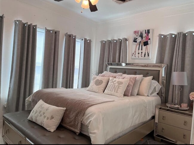 Building Photo - 13805 Renault St