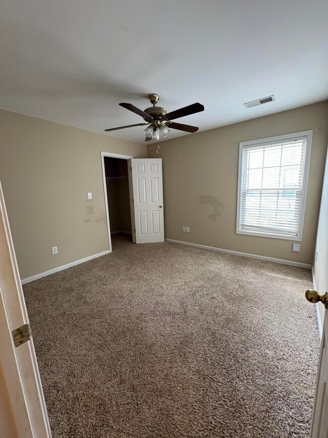 Building Photo - 2576 Moray Pl