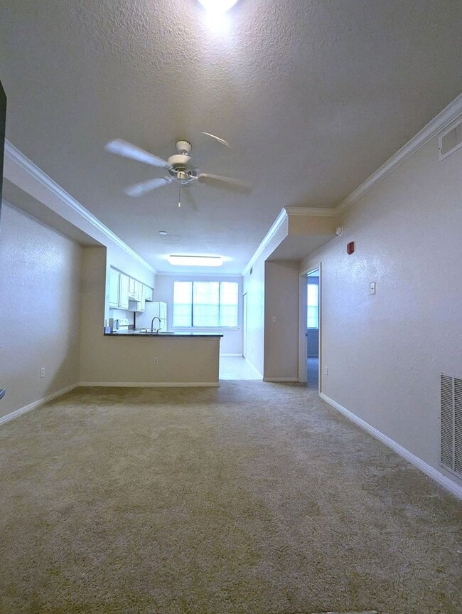 Primary Photo - 1x1 Bright and spacious, convenient 1st fl...