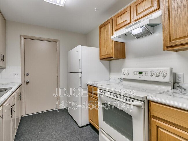 Building Photo - 901 Stansell Dr
