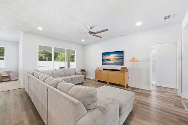 Building Photo - 534 SW 145th Dr