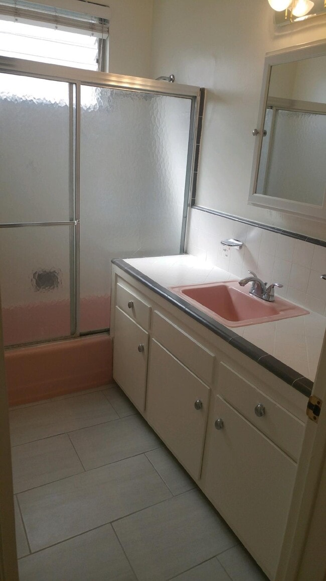 Building Photo - Fifth Street Apartments