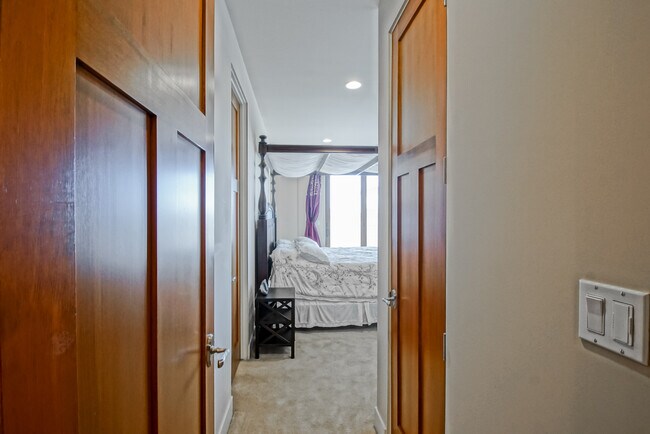 Building Photo - 308 Gull St