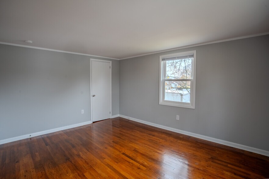 Building Photo - 152 Calvert St