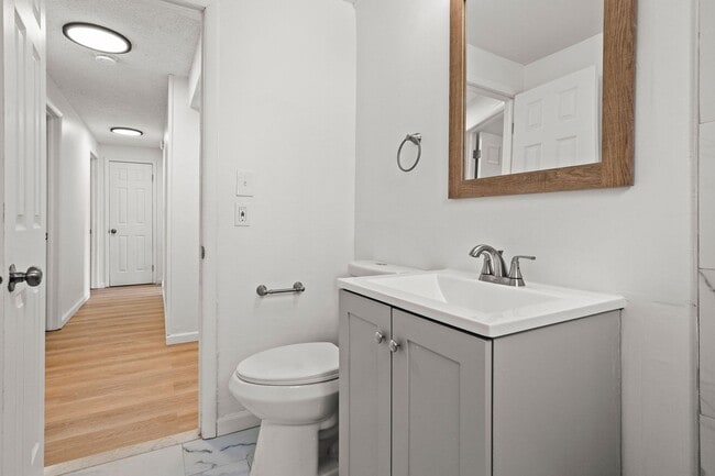 Building Photo - 1 Bed/1 Bath RENOVATED Camillus Apartments...