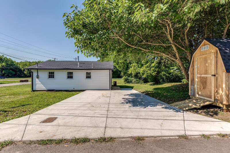 Building Photo - 205 Carpenter St