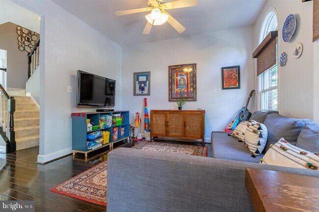 Building Photo - 2519 Gadsby Pl