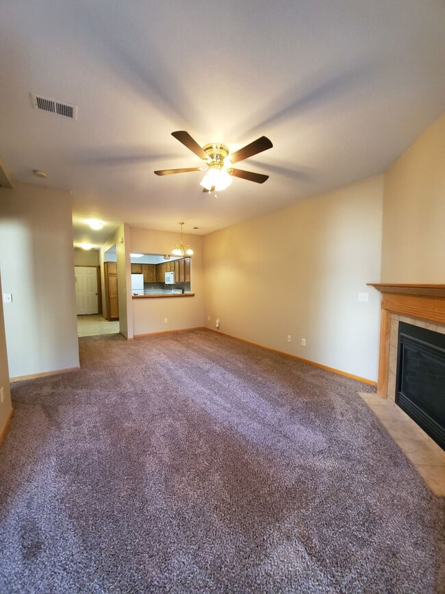 Building Photo - Charming Condo in West Point Condominiums
