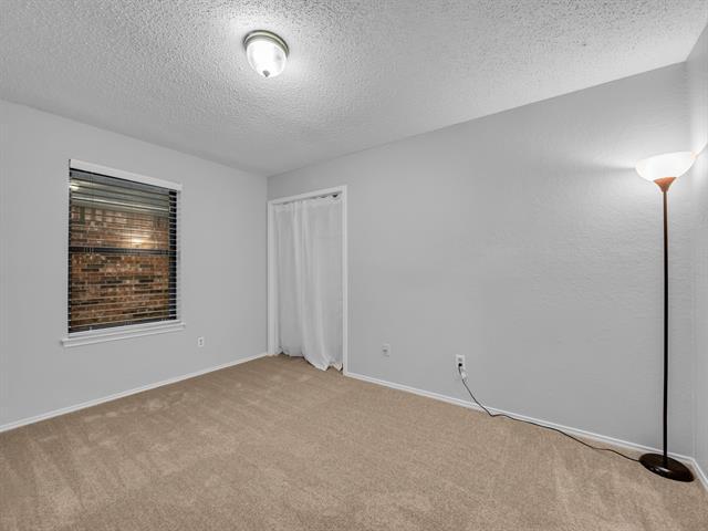 Building Photo - 2806 Harvest Lake Dr