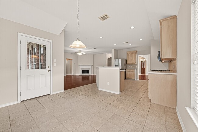 Building Photo - 26414 Suffield Glen Ln