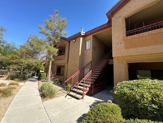 Building Photo - CUTE UPSTAIRS CONDO UNIT , LOCATED IN A GATED COMMUNITY 2 BEDROOM / 2 FULL BATH