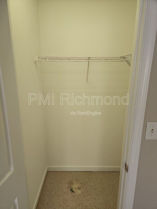 Building Photo - 1252 Providence Knoll Dr