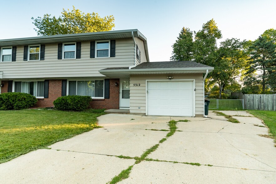 Building Photo - 5312 Trafalger Pl