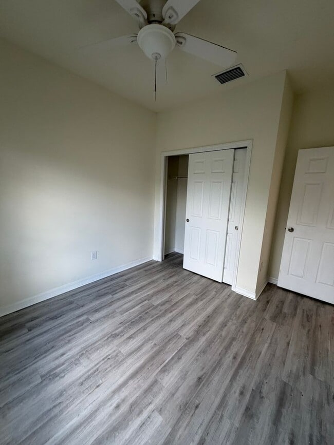 Building Photo - 1060 San Cristobal Ave