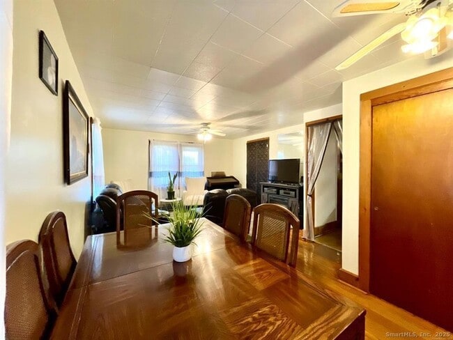 Building Photo - 131 Greenwood St