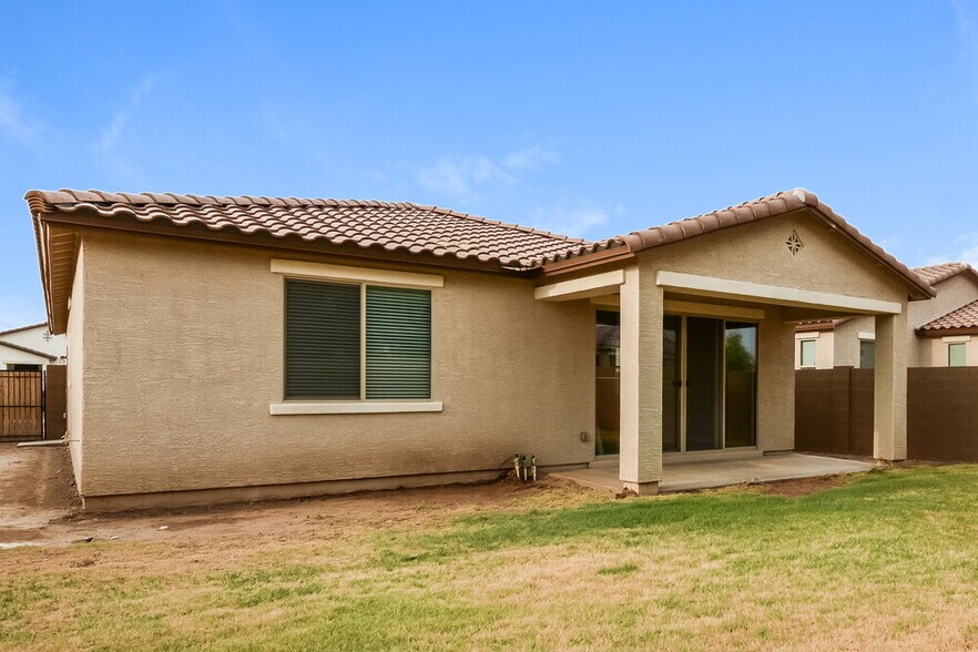 Building Photo - 906 E Davis Ln.
