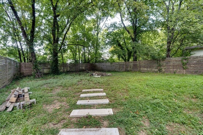 Building Photo - 1609 Roanoke Ave