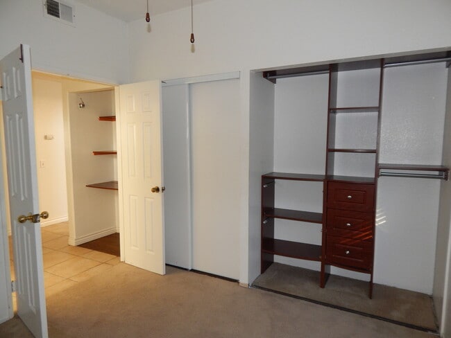 Building Photo - Stunning 4 Bedroom 3 Bath Home!!!