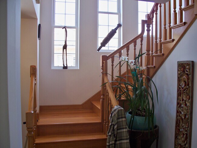 Building Photo - 12566 Woodbine St