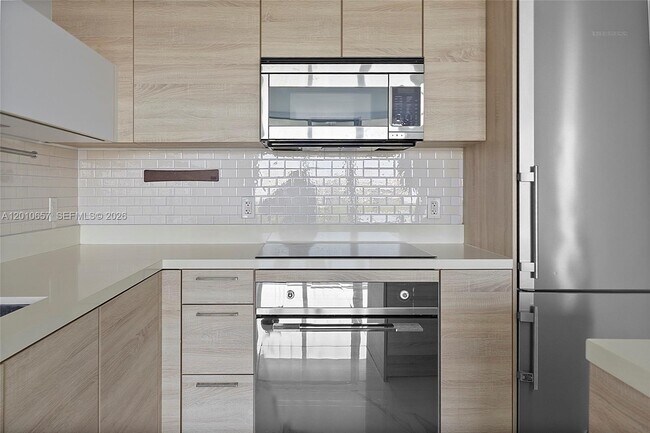 Building Photo - 16385 Biscayne Blvd