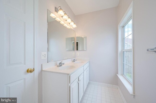 Building Photo - 54 Field Crest Ct