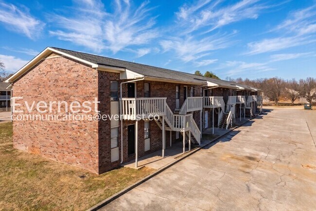 Building Photo - 4424 Torrance Dr NW