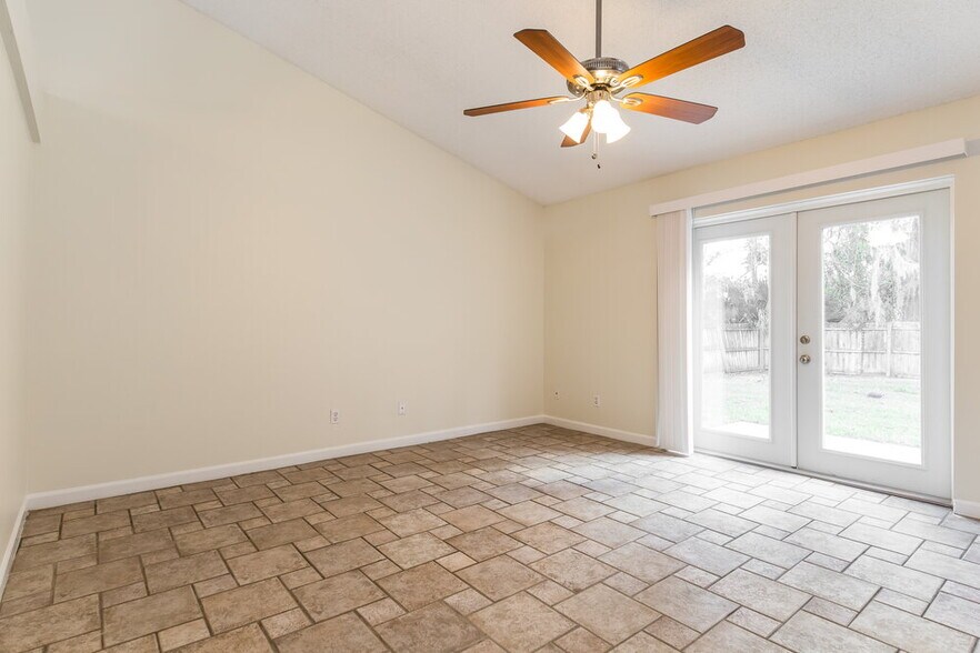 Building Photo - 8000 Stirrupwood Ct