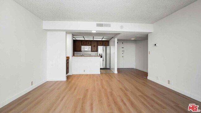 Building Photo - 10535 Wilshire Blvd