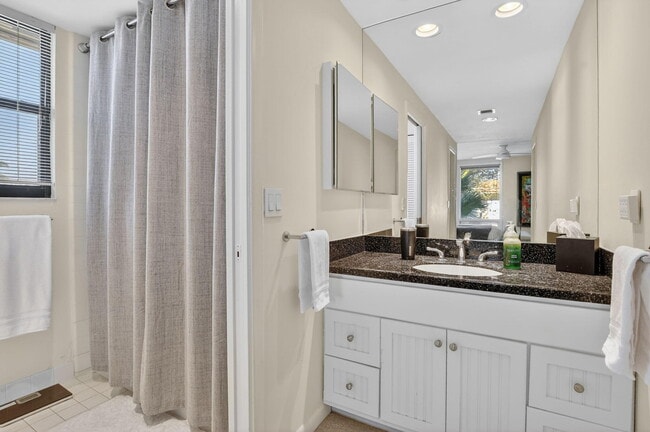 Building Photo - 19811 Boca W Dr