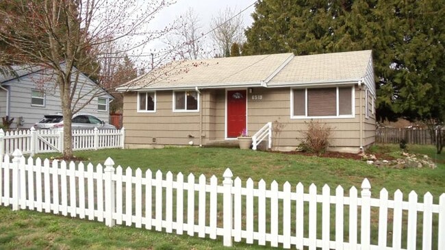 Building Photo - 2 bedroom in Lynnwood WA 98036