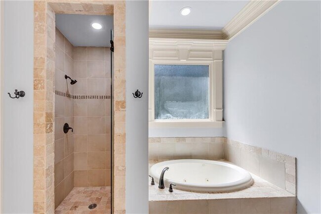 Building Photo - 5861 Yoshino Cherry Ln NE