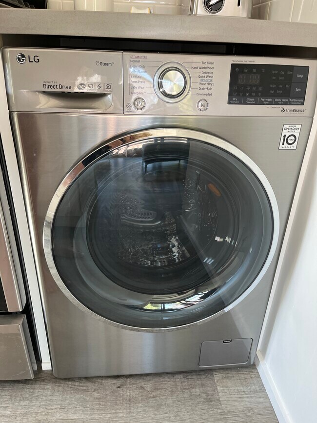 Combo washer dryer - 12131 Huston St