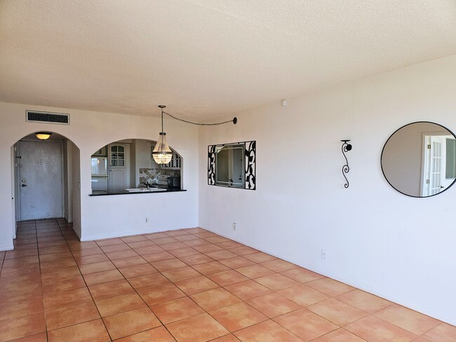 Building Photo - 6218 Palma Del Mar Blvd S