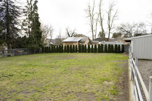 Building Photo - 4239 SE 141st Ave