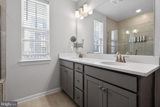 Building Photo - 14937 River Walk Way