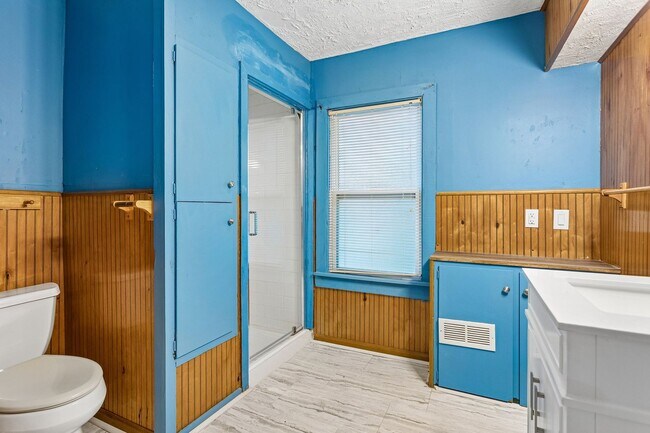 Building Photo - 511 Poppleton Ave