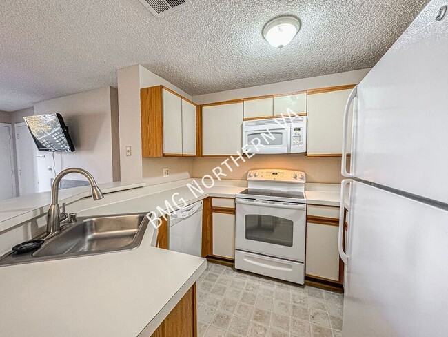 Building Photo - 1510 Summerchase Ct