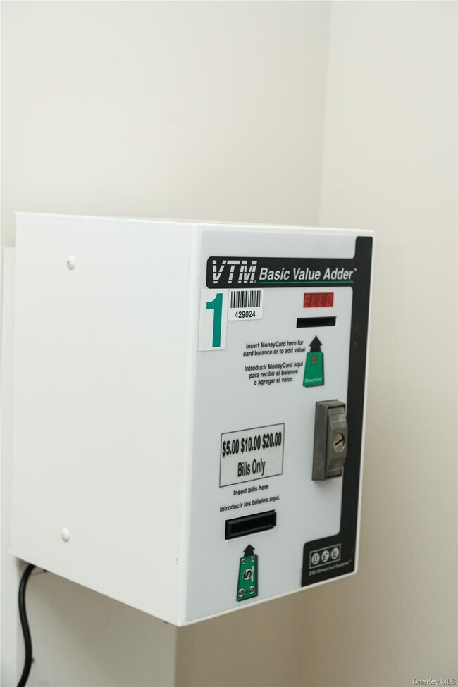 Building Photo - 135 E Park Ave