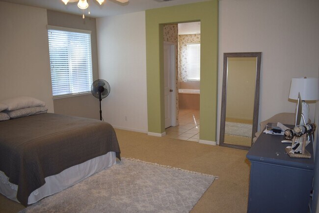 Building Photo - 607 Stoneygate Ct
