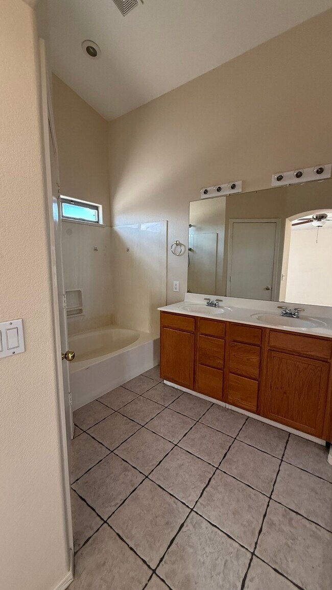 Building Photo - 4509 N 88th Ave