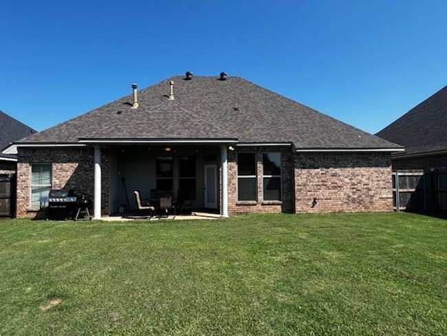 Building Photo - Cypress Bend Rental