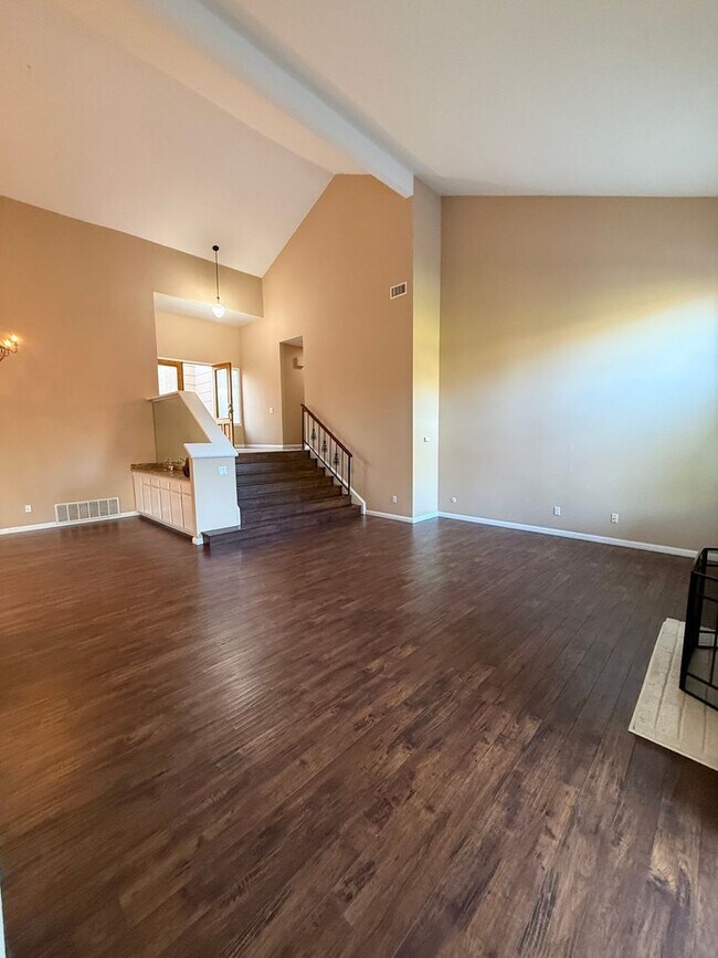 Building Photo - 4BD 2.5BA House located in Vineland Hills of Poway