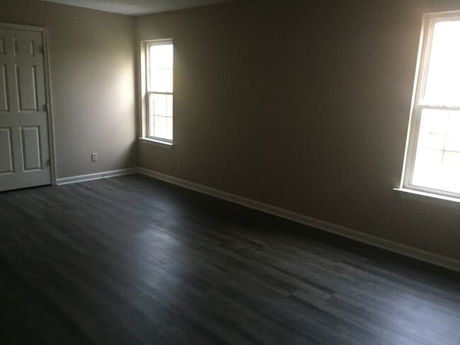 Building Photo - 144 Scenic Harpeth Dr