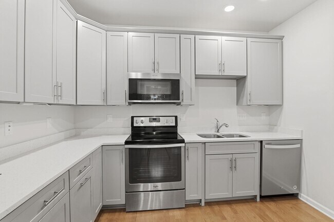 Building Photo - 110 Trotter Rd