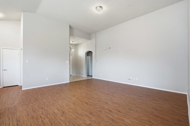 Building Photo - 1113 Beaverwood Ln