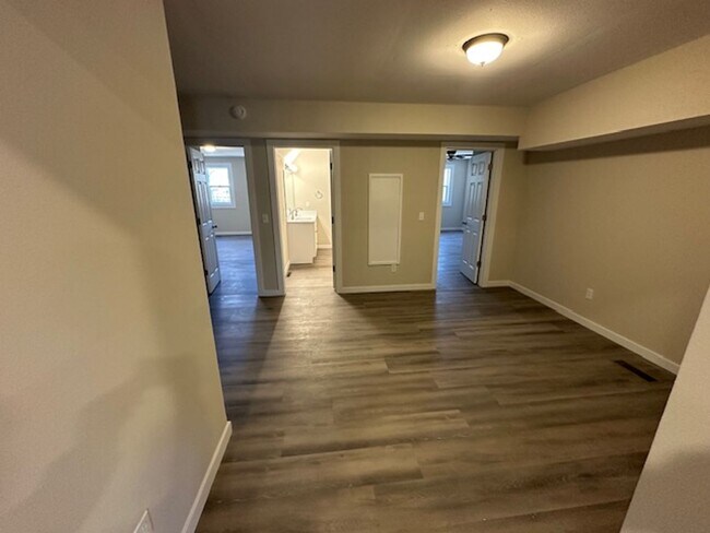 Building Photo - 5 Bed 3 Bath Springfield, MO