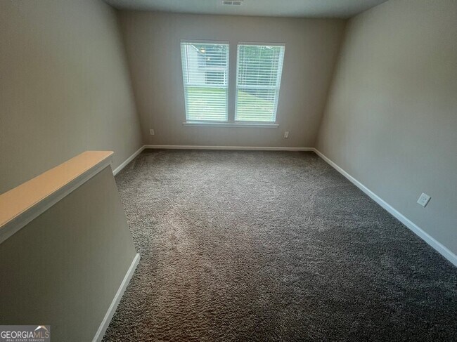 Building Photo - 50 Crabapple Ridge Dr