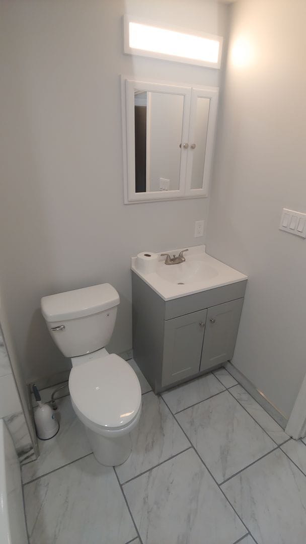 Building Photo - *Updated & Spacious 2BD/1BA First Floor apartment for rent in Mt. Washington*