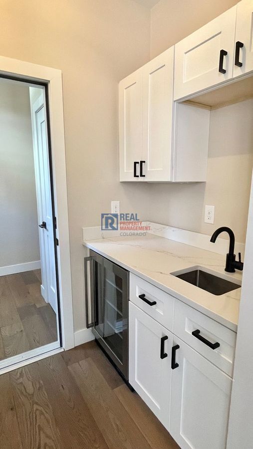 Building Photo - 127 1/2 S Pennsylvania St-