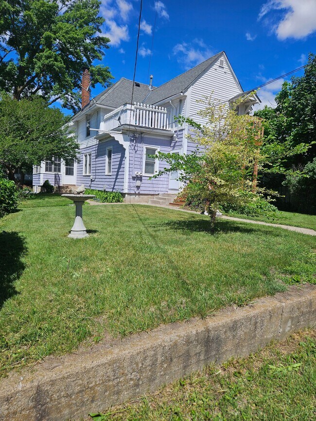 Building Photo - 2303 Pierce St NE